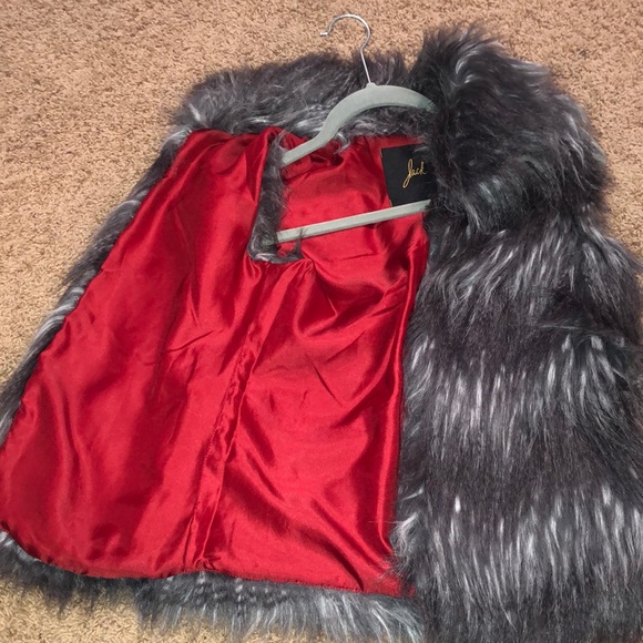 FAUX FUR VEST - Picture 4 of 7